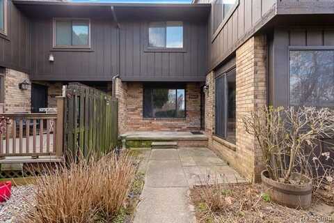 37477 CLUBHOUSE Drive, Sterling Heights, MI 48312