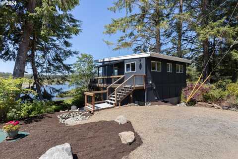 25120 SANDLAKE RD, Cloverdale, OR 97112