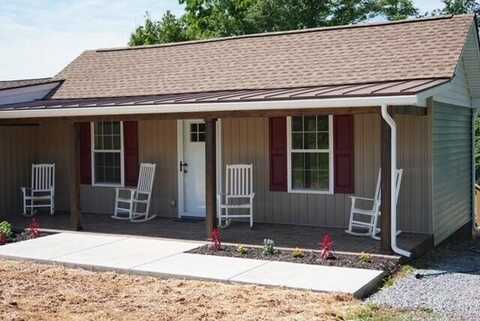 3912 Old Franklin Trnpk, Glade Hill, VA 24092