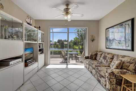 10545 Royal Caribbean Circle, Boynton Beach, FL 33437