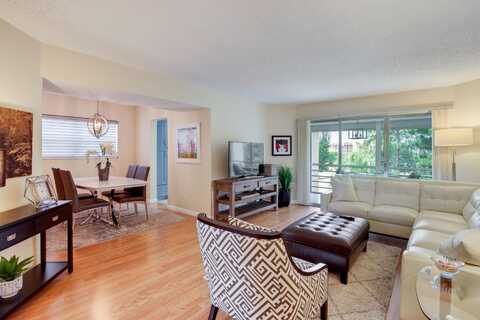 3810 Via Poinciana, Lake Worth, FL 33467