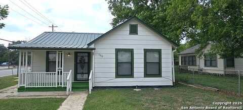700 Clay St, Kerrville, TX 78028