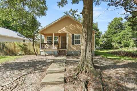725 E 34th Street, Savannah, GA 31401