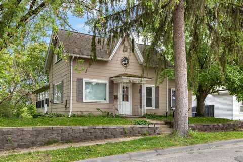 109 1st Avenue, Baraboo, WI 53913