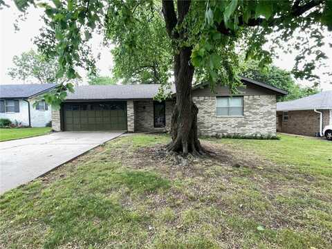 4003 Holt AVE, Springdale, AR 72762