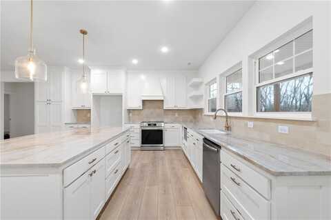 32 Lochgilphead LN, Bella Vista, AR 72715