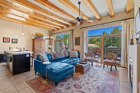 878 Viento Segundo Drive, Santa Fe, NM 87501
