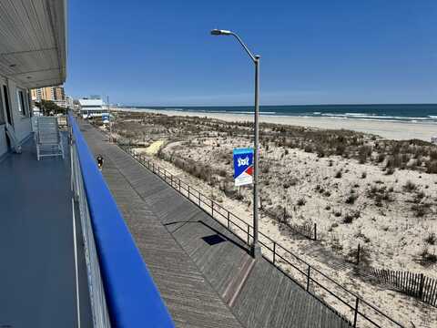 111 S Dudley Ave, Ventnor City, NJ 08406