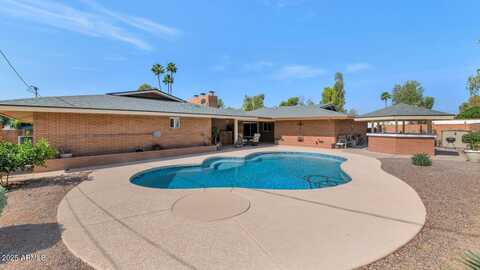 524 W SUNSET Circle, Mesa, AZ 85201