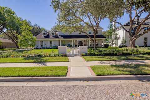 6115 Country Club Drive, Victoria, TX 77904