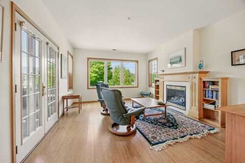 951 Golden Aspen Place, Ashland, OR 97520