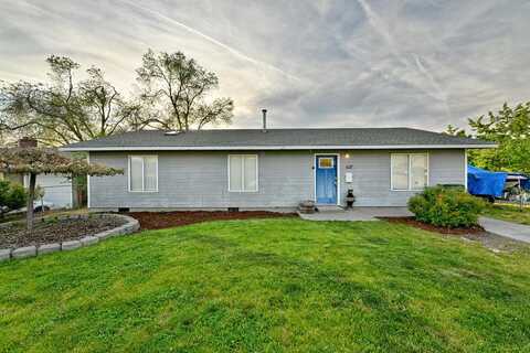 637 Roosevelt Street, Klamath Falls, OR 97601
