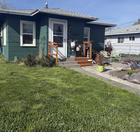 2249 White Avenue, Klamath Falls, OR 97601