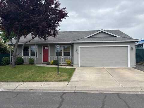 2225 New Haven Drive, Central Point, OR 97502