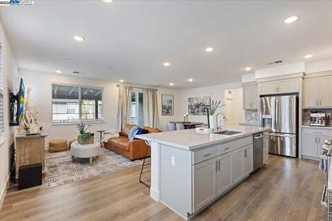 405 Line Steet, Hayward, CA 94544
