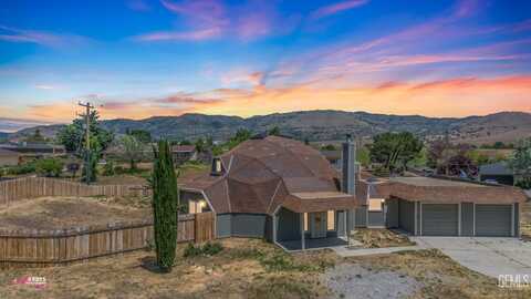19701 Mesa Drive, Tehachapi, CA 93561