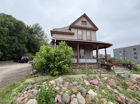 100 S 1ST Street, COUNCIL BLUFFS, IA 51503