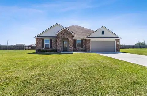 23135 Planters Dr, Vacherie, LA 70090