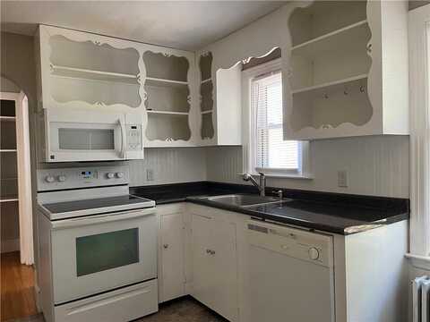 21 Detroit Avenue, Warren, RI 02885