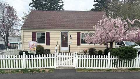 20 Pleasant Street, Lincoln, RI 02865