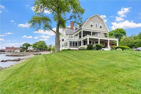 217 Hope Street, Bristol, RI 02809