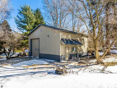 439 9th Street, Manistee, MI 49660