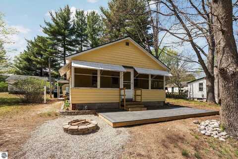 421 Howard Street Alley, Fife Lake, MI 49633