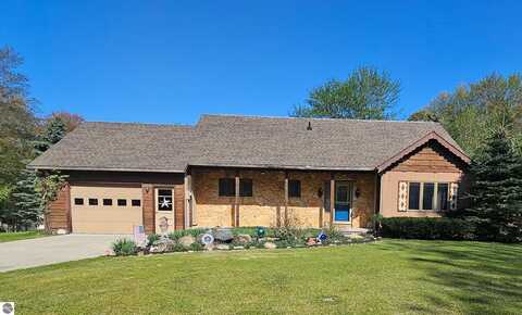 8764 Saunders Road, Sterling, MI 48659