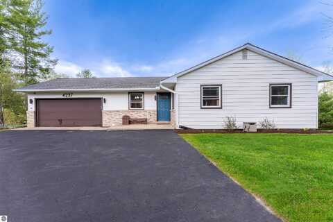 4237 Hearthside Drive, Traverse City, MI 49684