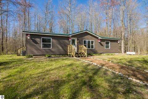 7273 Cadillac Highway, Benzonia, MI 49616
