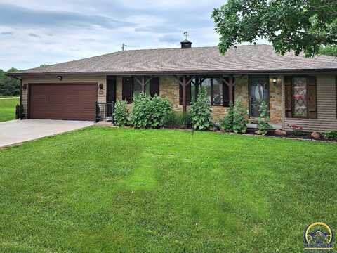 700 Sunset LN, Overbrook, KS 66524