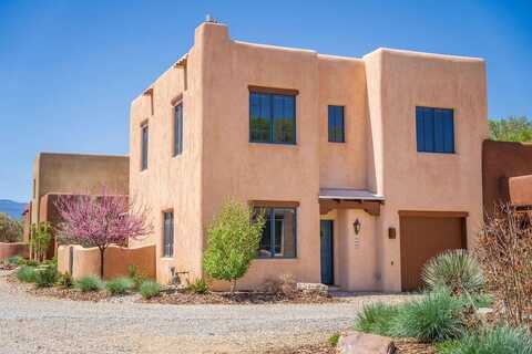 410a Apache Street, Taos, NM 87571