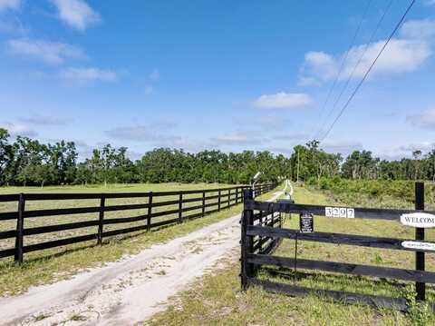 3297 NE Rutherford Road, Lee, FL 32059