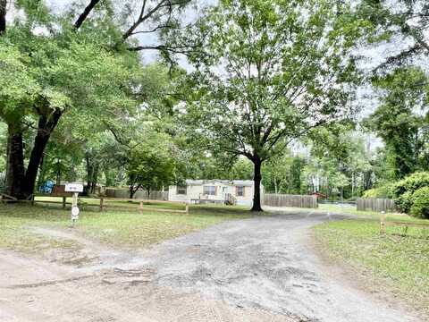 28 Meridith Drive, Crawfordville, FL 32327