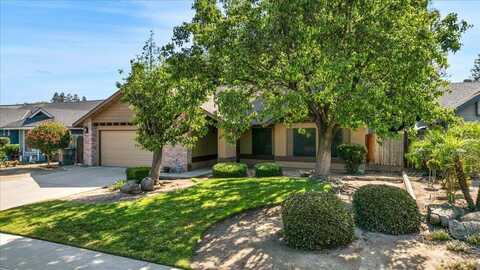 1018 N Chinowth Street, Visalia, CA 93291