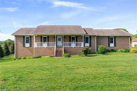 1610 E Wensley Drive, Mount Airy, NC 27030
