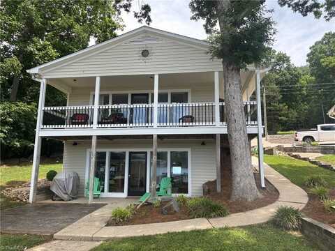 1212 Lakeshore Drive, New London, NC 28127