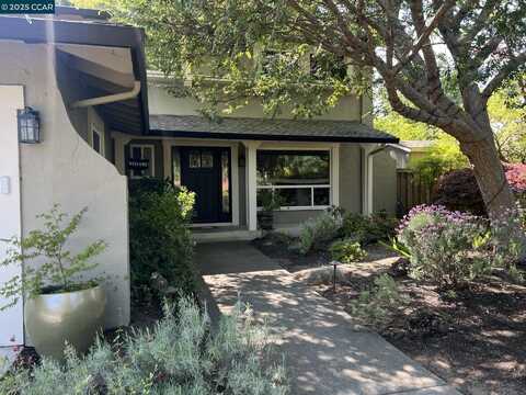 42 Horseshoe Ct, Walnut Creek, CA 94596