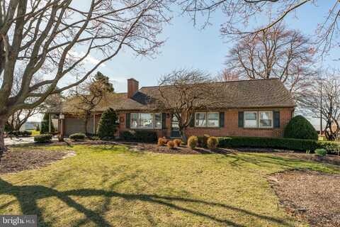 904 W MAIN STREET, NEW HOLLAND, PA 17557