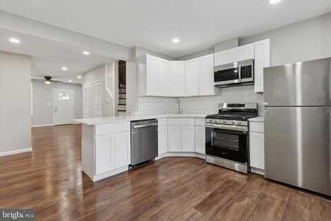 230 MAIN STREET, HELLERTOWN, PA 18055