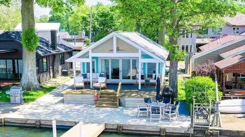 7917 Hickory Avenue, Russells Point, OH 43348