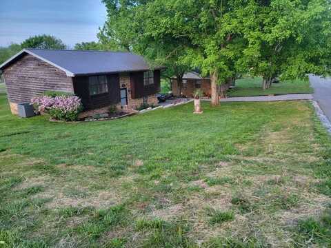 1002 Poplar St., Byrdstown, TN 38549