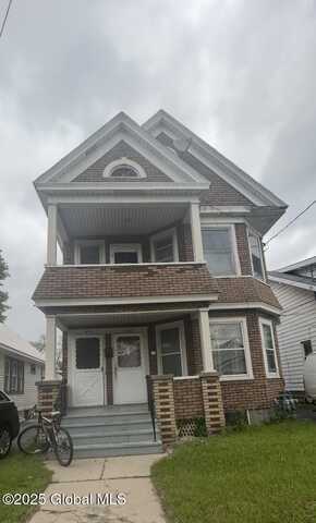 1435 Van Cortland Street, Schenectady, NY 12303