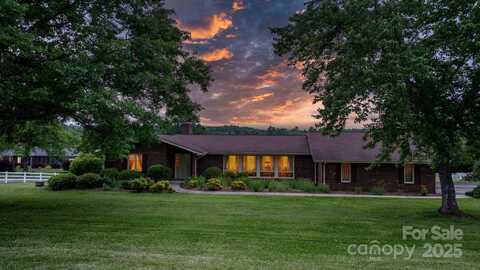 2448 Moss Farm Road, Hickory, NC 28602