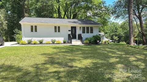 2700 Ravencroft Drive, Charlotte, NC 28208