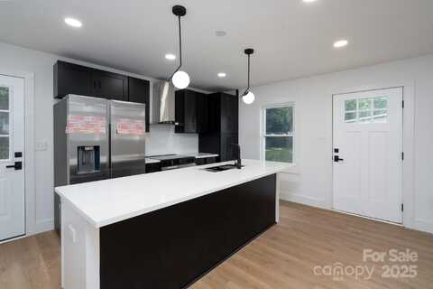 4500 Ridgeley Drive, Charlotte, NC 28208