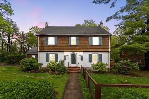 400 Quaker Lane North, West Hartford, CT 06119