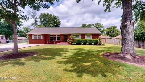 2036 Evergreen Place, Dyersburg, TN 38024