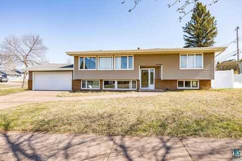 13 Law Dr, Silver Bay, MN 55614