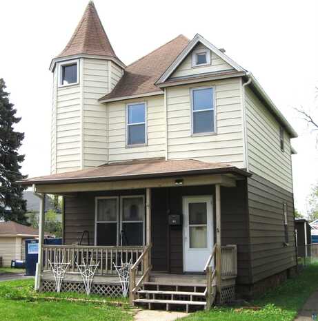 121 N 28th Ave W, Duluth, MN 55806